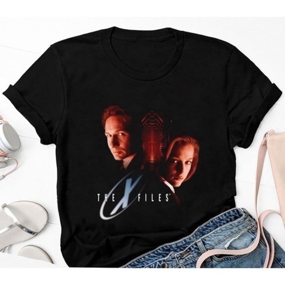 The X Files Mulder And Scully Shirt, Mulder And Scully Shirt - Picture 1 of 4